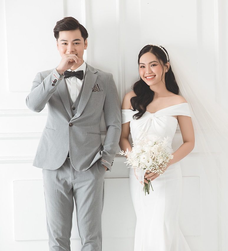 Combo Chụp Ảnh Cưới Phan Rang: Makeup + Studio + Váy – Đặt 1 Lần Là Xong Tất Cả! Combo chụp ảnh cưới Phan Rang trọn gói: Makeup, Studio và Váy cưới tại Đóa Nhi