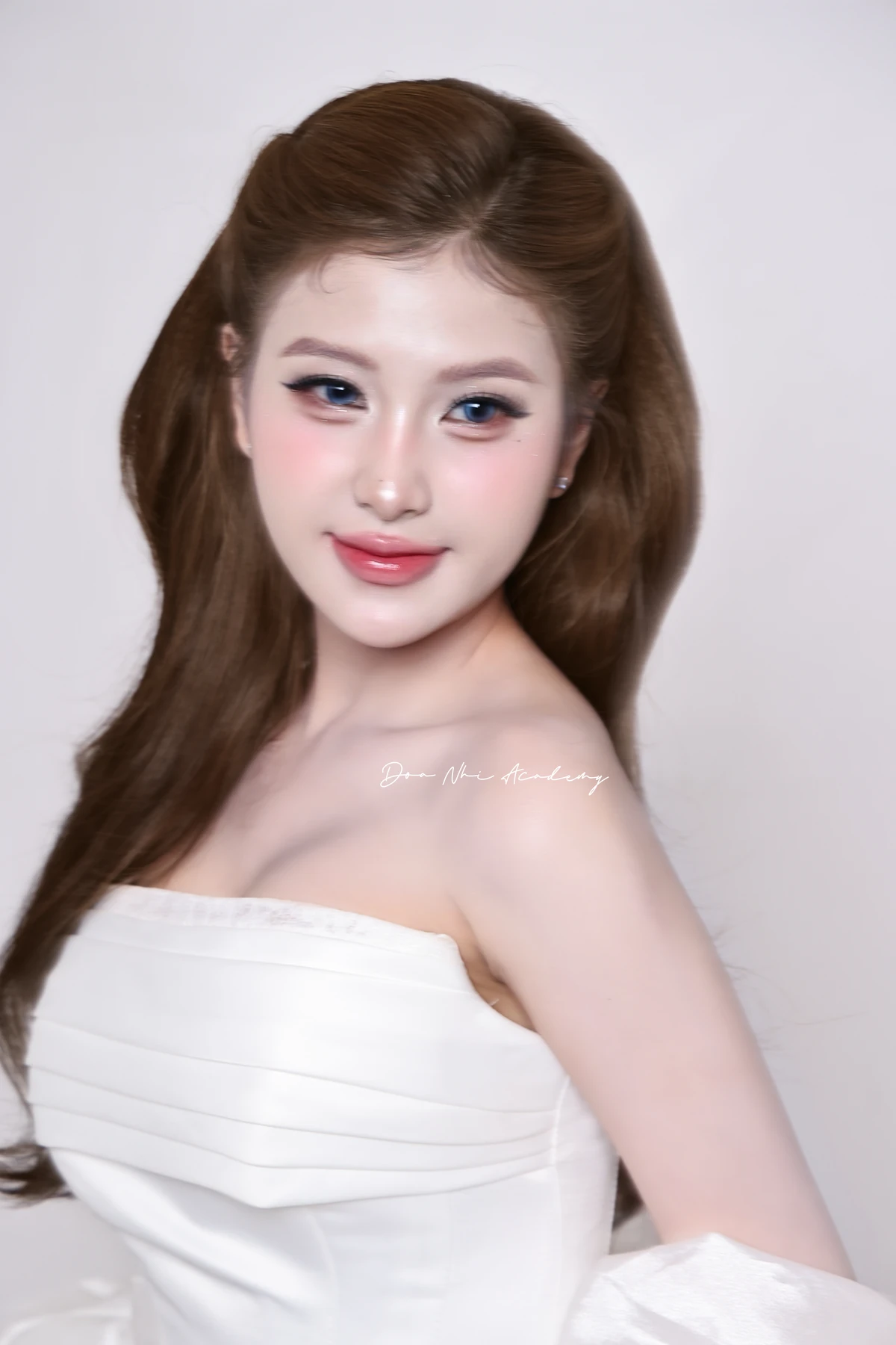 học makeup cá nhân cho người mới bắt đầu - Doa Nhi Studio